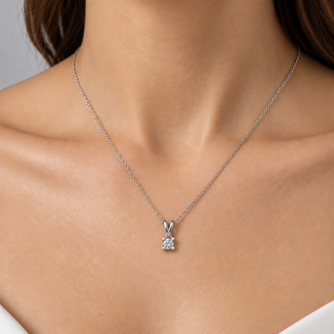 0.15 Karat Doğal Pırlanta Valentine Model Tektaş Kolye
