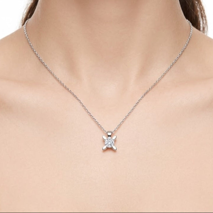 0.25 Karat Londia Pırlantalı Kelebek Tasarım Tektaş Kolye