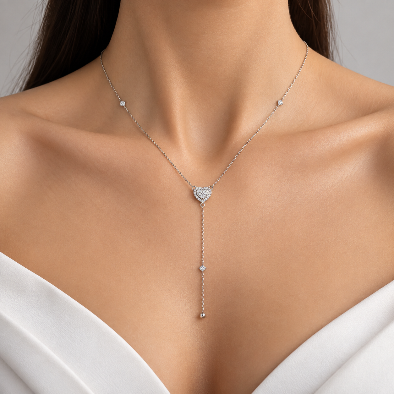 0.25 Karat Doğal Pırlanta Kalp Tasarımlı Kolye