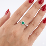 0,15 Karat Doğal Pırlanta ve 0,40 Karat Doğal Zümrüt Taşlı Yüzük | LONDIA