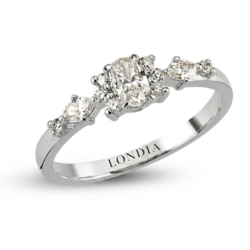 0,45 Ct. Doğal Oval Pırlanta Yan Taşlı Yüzük, 14 Ayar Altın