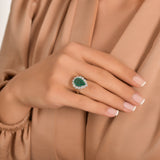 1,25 Ct Doğal Pırlanta ve 3,55 Ct Doğal Zümrüt Halo Yüzük 18K Altın