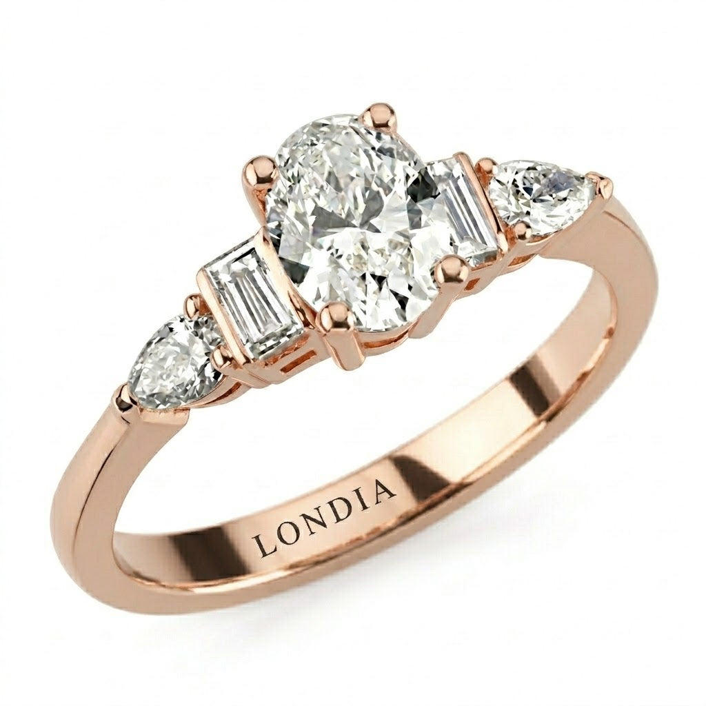 1,05 Ct. Doğal Oval Pırlanta Yan Taşlı Yüzük, 18 Ayar Altın