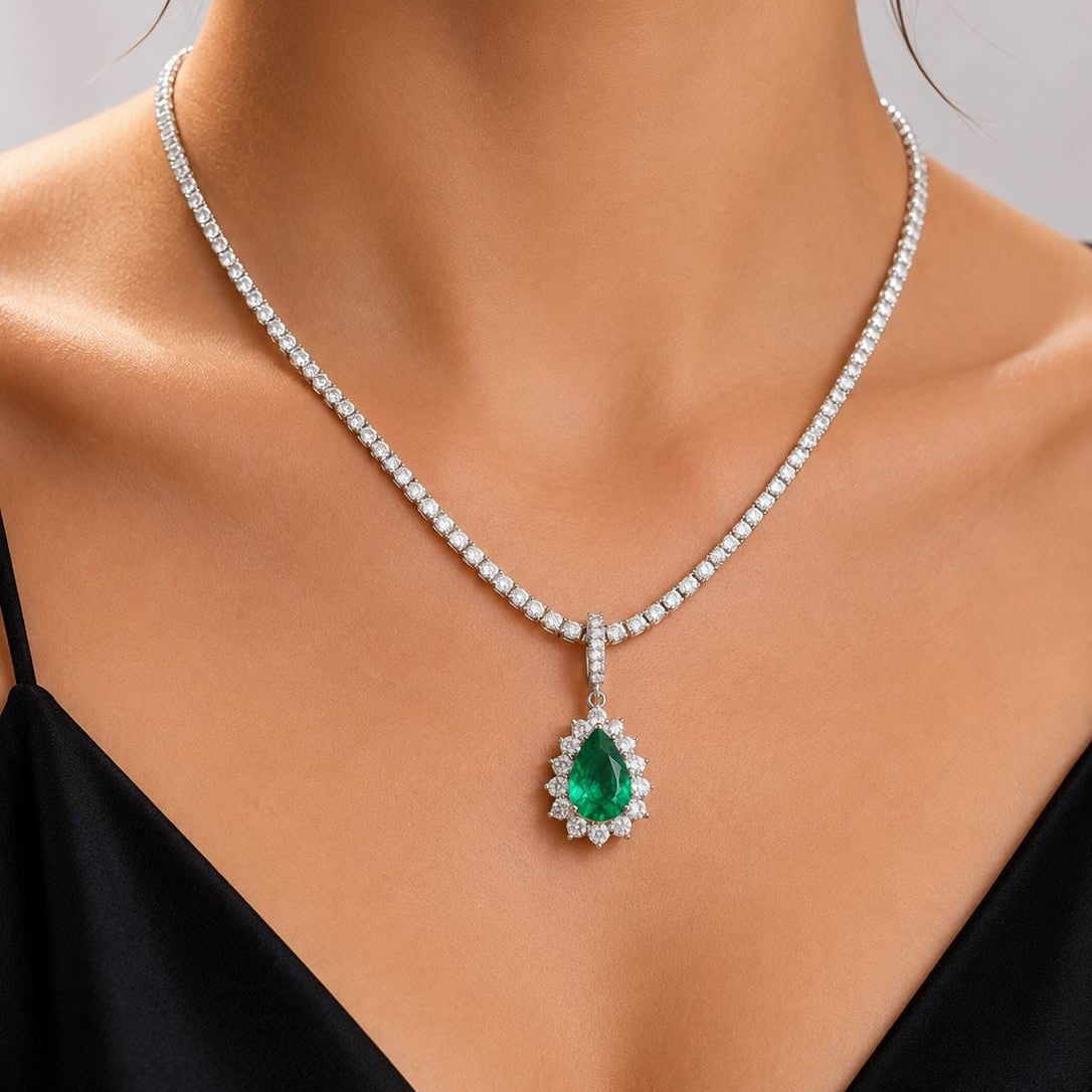 4.70 Karat Doğal Zümrüt ve Pırlanta Tasarım Charm Kolye