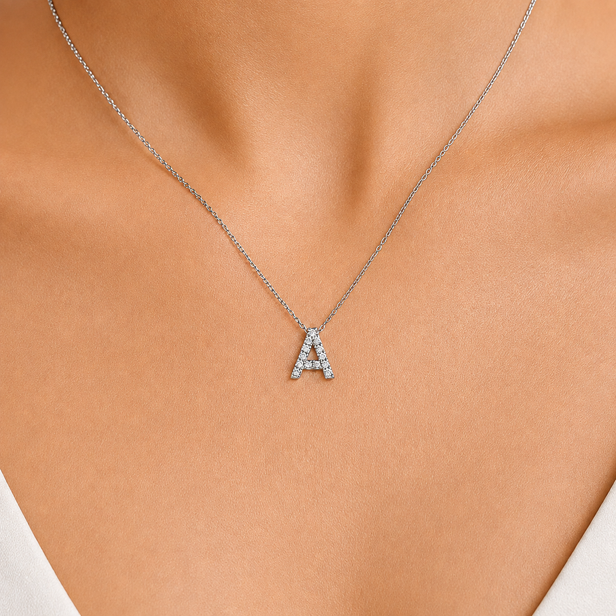 Kişiye Özel A Harfli Mini 0.05 Karat Doğal Pırlanta Kolye