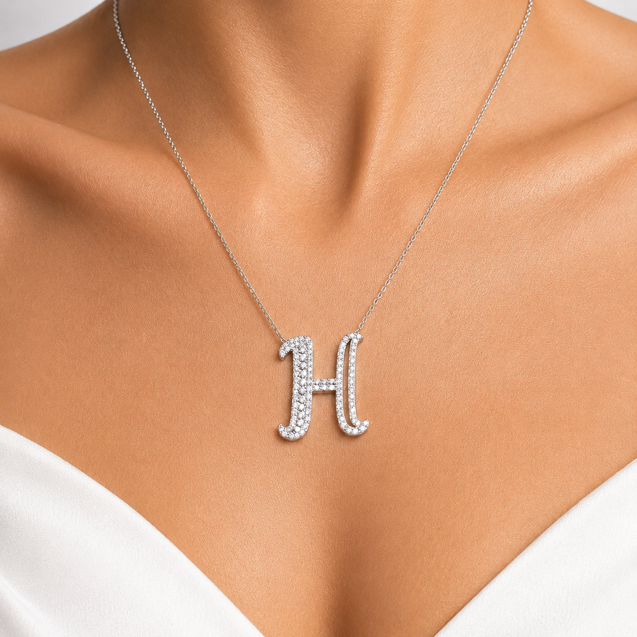 Kişiye Özel H Harfli Royal 0.65 Karat Doğal Pırlanta Kolye