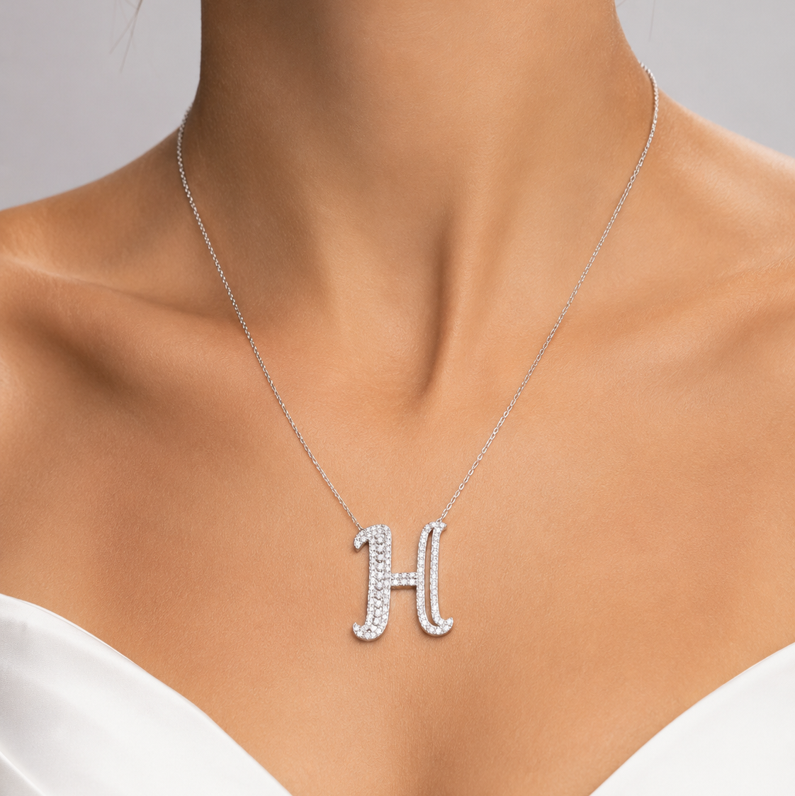 Kişiye Özel H Harfli Royal 0.65 Karat Doğal Pırlanta Kolye