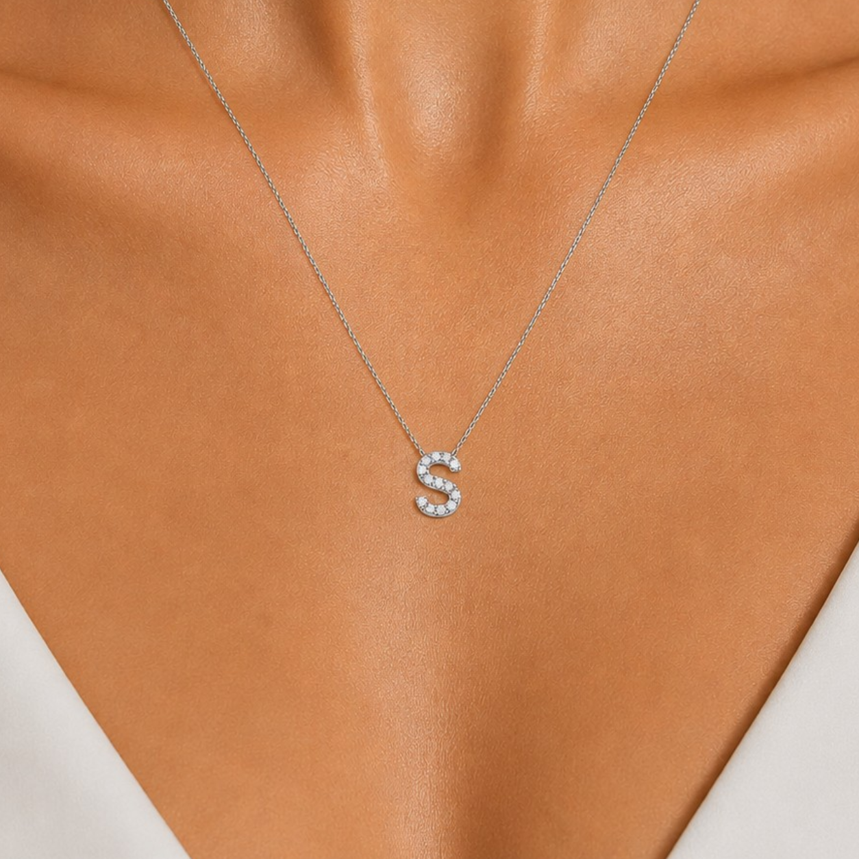 Kişiye Özel S Harfli Mini 0.05 Karat Doğal Pırlanta Kolye