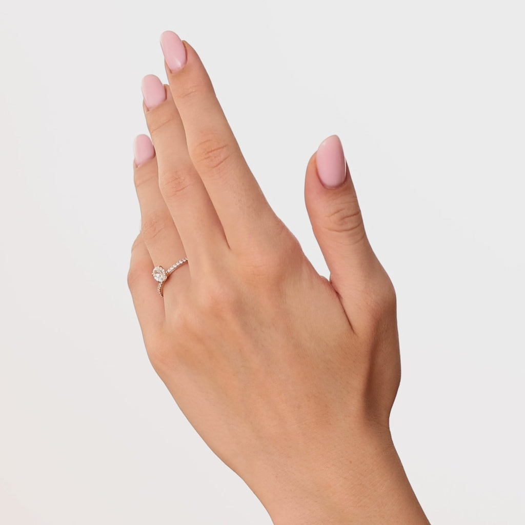 14 Ayar Altın 0,85 Karat Doğal Pırlanta Oval Tektaş “Yan Taşlı” Yüzük