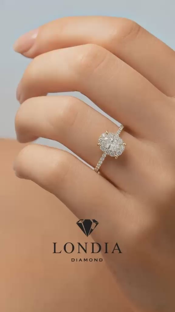1 Karat Görünümlü 0.70 Kt. Magic Oval Doğal Pırlanta Yan Taşlı Yüzük