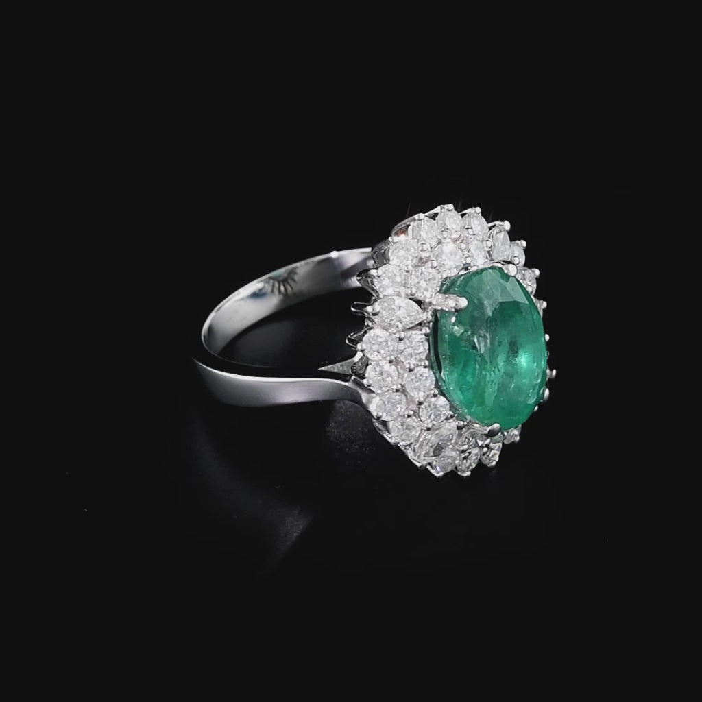 3,80 Ct Doğal Pırlanta ve 1,50 Ct Doğal Zümrüt Halo Yüzük 18K Altın